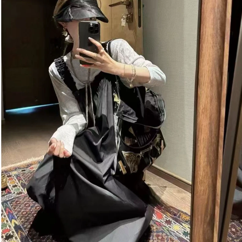叮叮家【极简主义】慵懒花苞压褶艺术感背带连衣裙+轻薄打底两件套