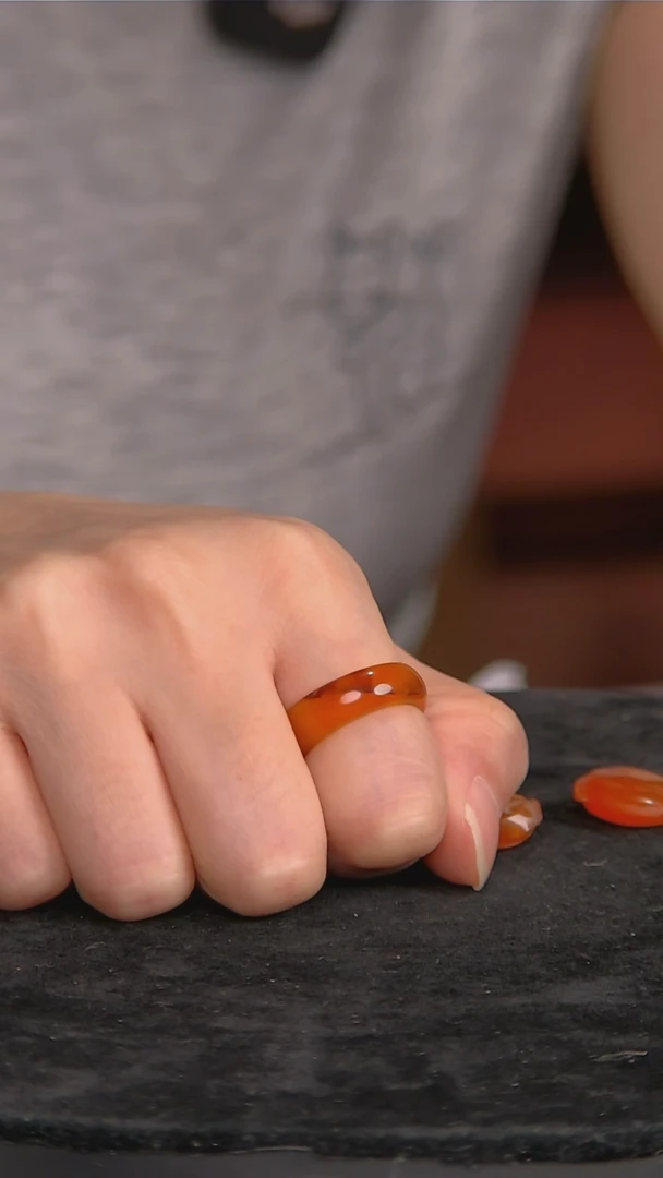 铜玛瑙戒指+桃心耳饰一对+桃心吊坠