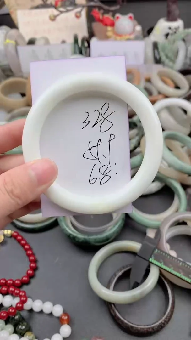 未镶嵌手镯石英质玉328