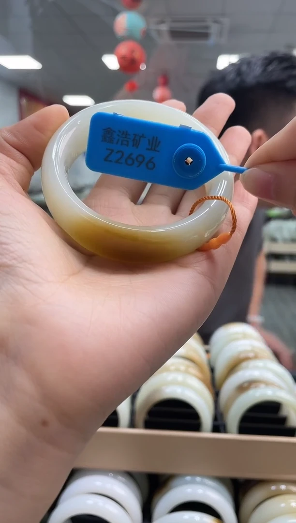 未镶嵌手镯和田玉手镯 Z2696圈口56