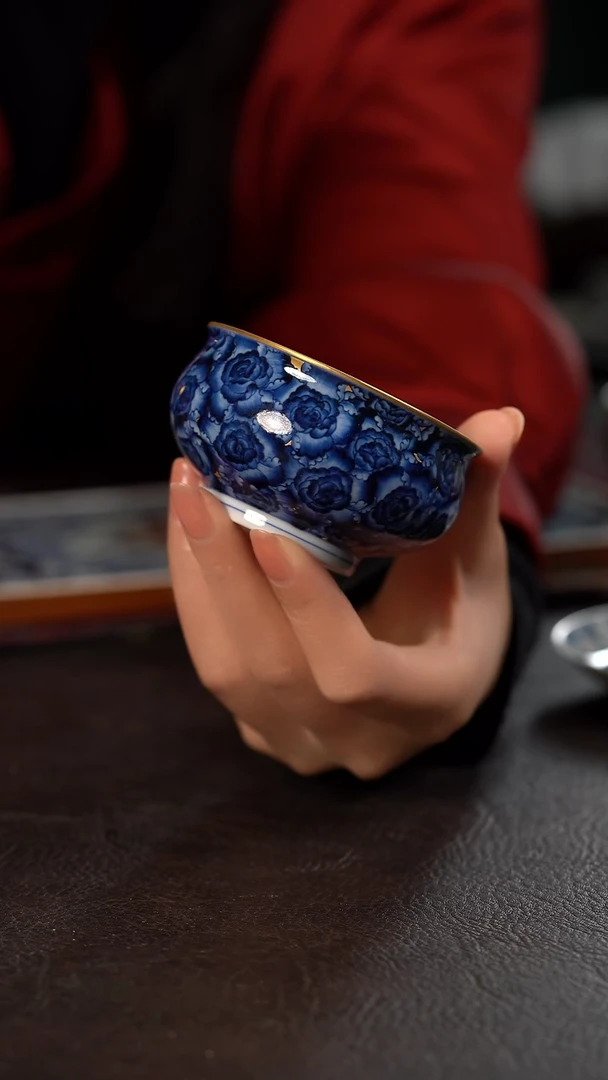 洪印慕明蓝地黑金月季炉式杯