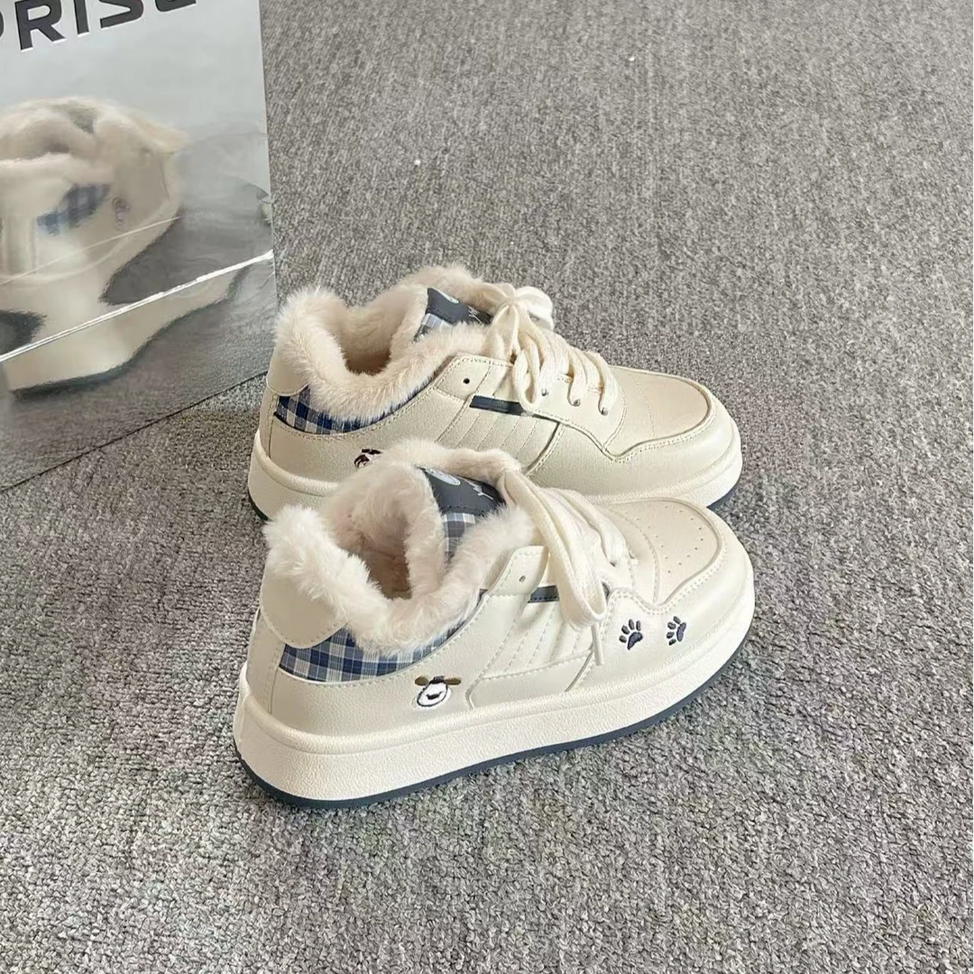 冬季加绒板鞋女款2025新款爆款厚底休闲百搭小白鞋面包鞋二棉鞋子