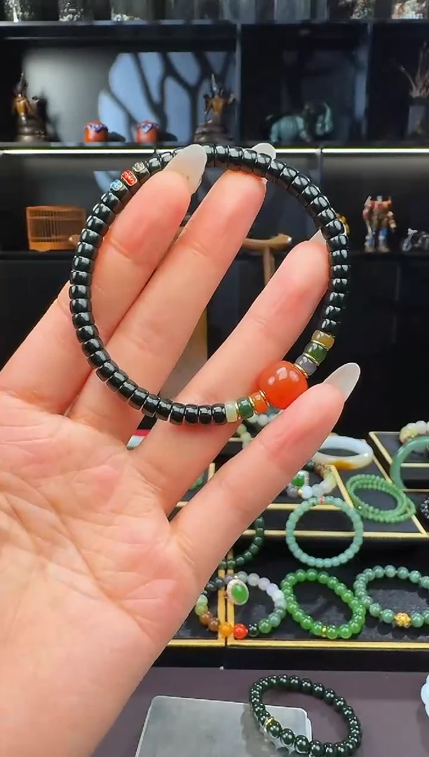 颈饰未镶嵌和田玉彩虹迪手串