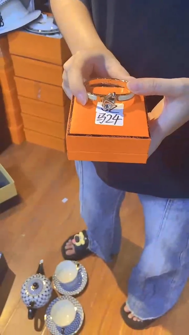 杯鸿辉家品牌瓷器，京东包邮！马24