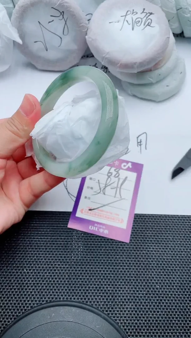 未镶嵌手镯石英质玉68-58-59