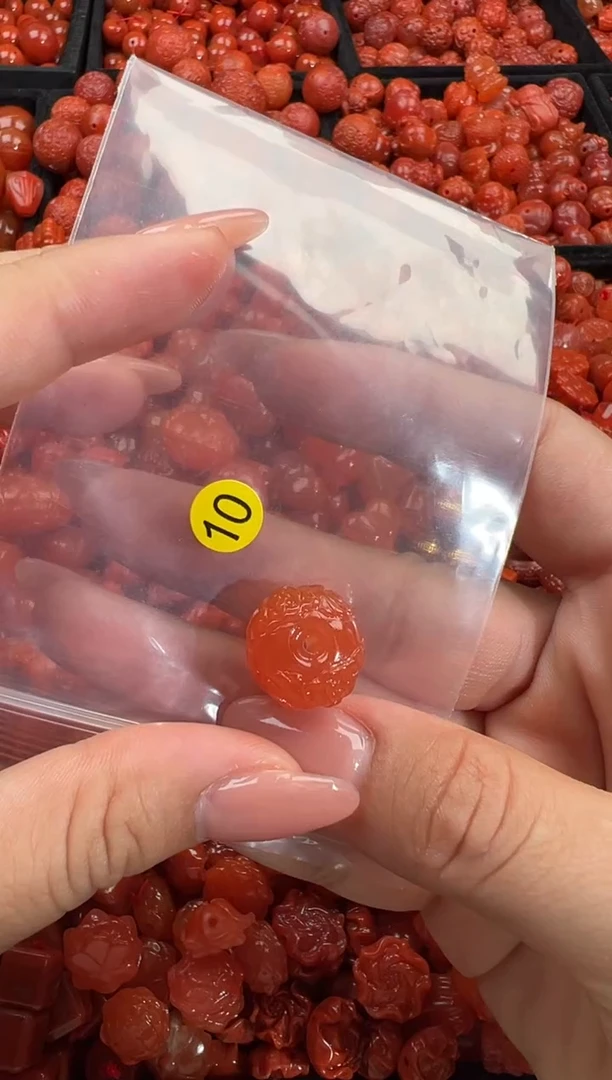 南红玛瑙未镶嵌颈饰1