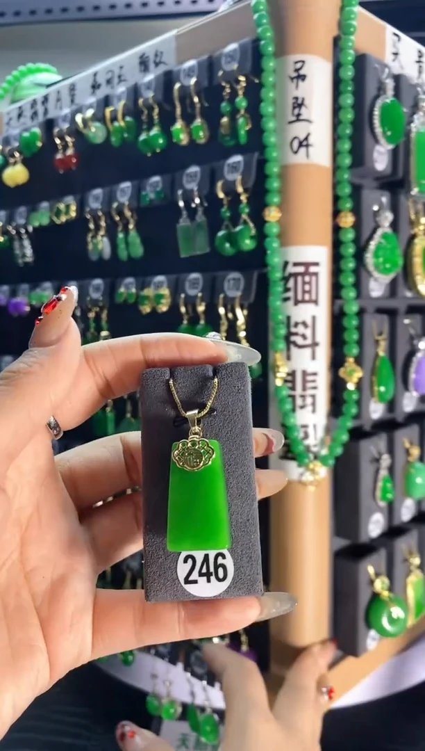 【闪购商品】翡翠耳饰银S925镶嵌246...