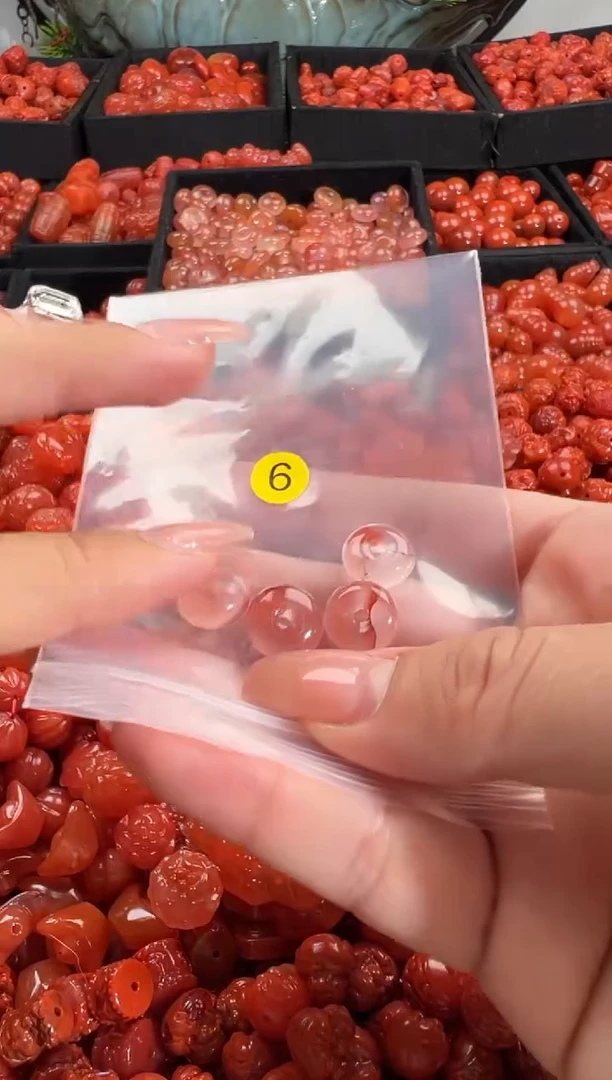 颈饰未镶嵌南红玛瑙1