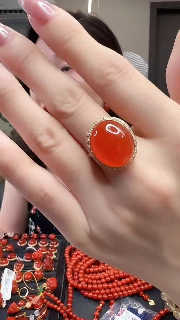 18K金镶嵌戒指南红玛瑙红****黄/YJ