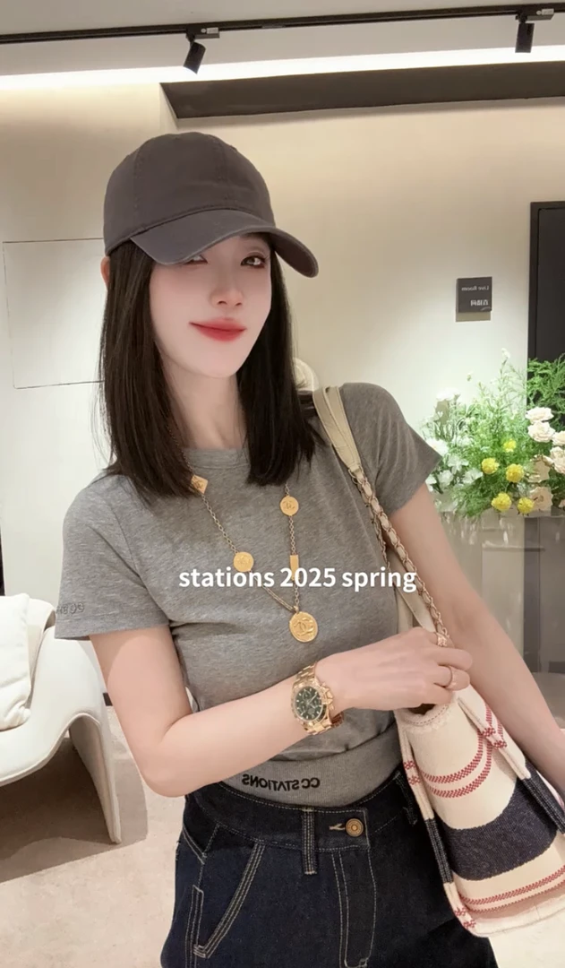 欧货2025春夏新款老钱风简约休闲百搭烫钻圆领显瘦短袖T恤上衣女