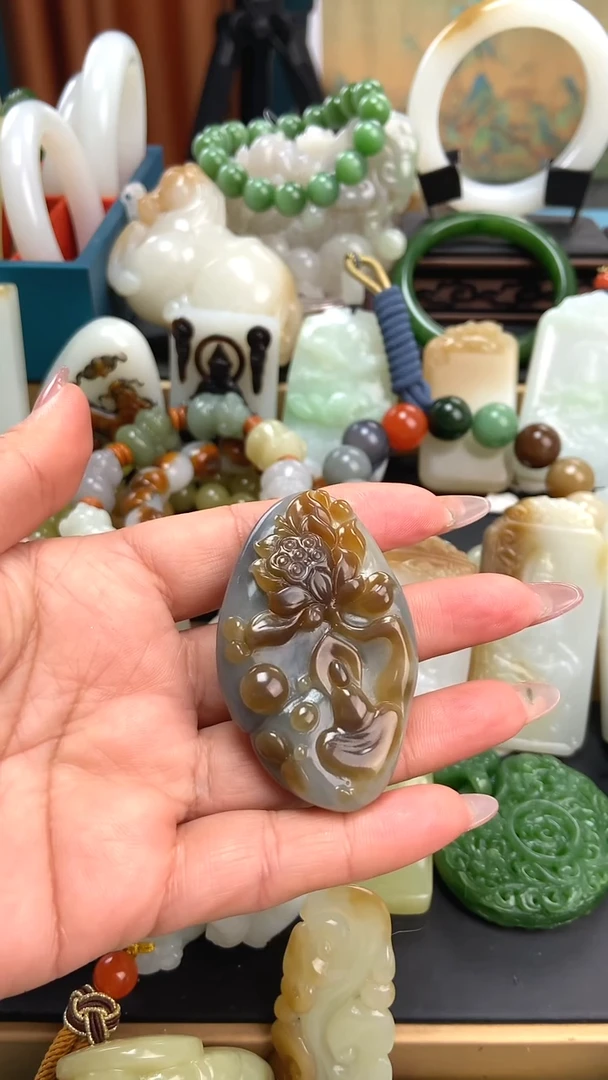 未镶嵌手串和田玉土**渣吊坠