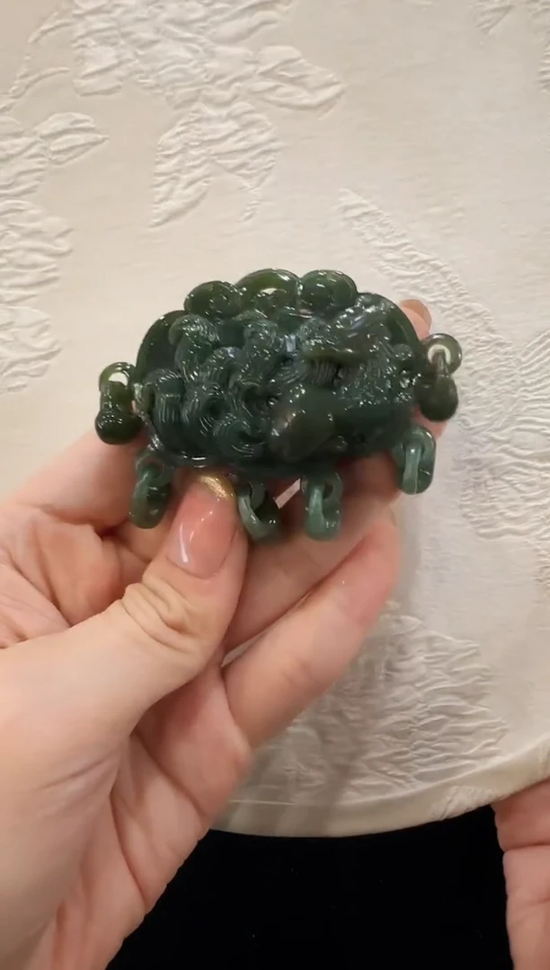 翡翠未镶嵌颈饰国风