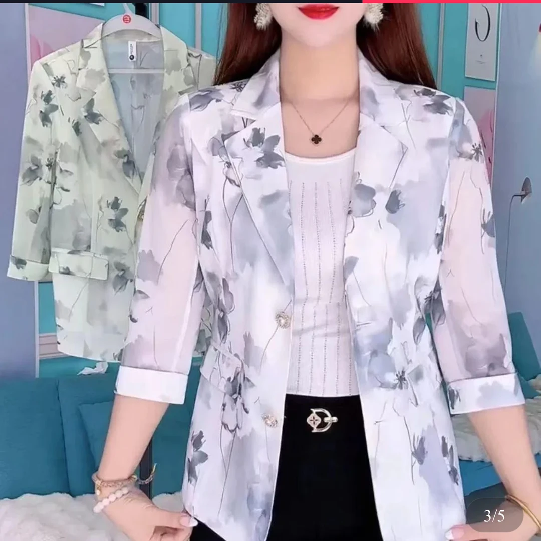 高档防晒透气西装外套2025夏新款时尚印花气质修身短款西服上衣潮