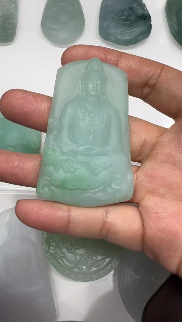 未镶嵌定制翡翠牌子