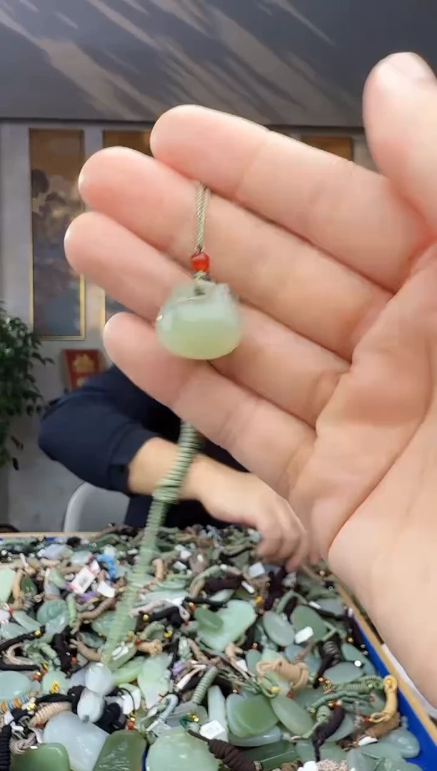 未镶嵌和田玉挂件拍一发一