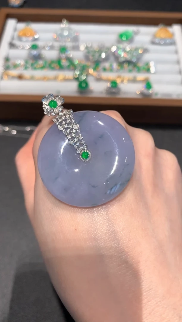 【闪购商品】翡翠颈饰18K金镶嵌18800