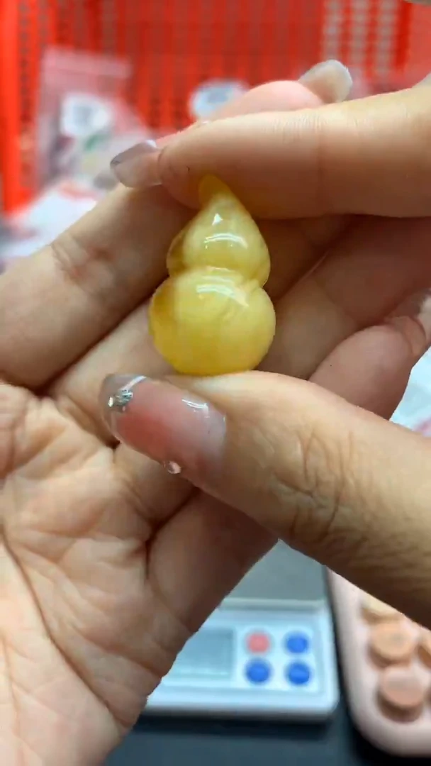 未镶嵌琥珀珠宝奇石449
