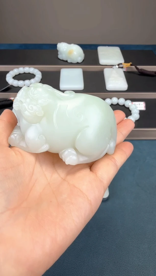 和田玉未镶嵌颈饰1