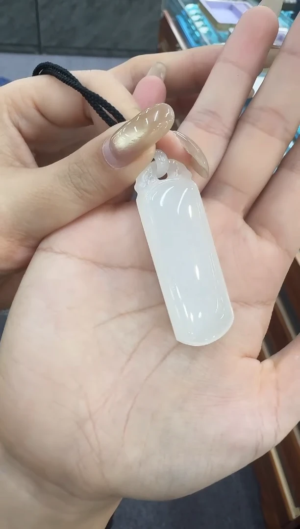 颈饰未镶嵌和田玉拉环无事牌/配绳