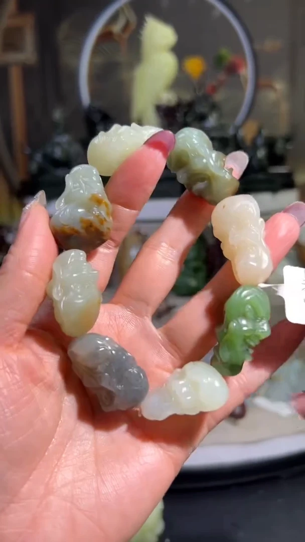 未镶嵌和田玉把件手串