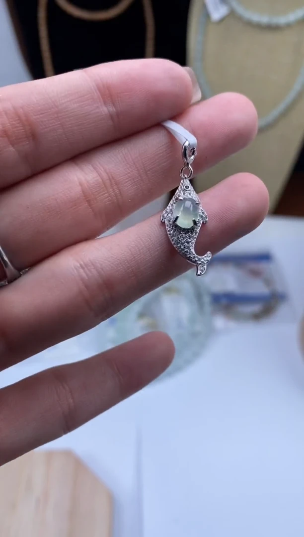 颈饰未镶嵌翡翠天然翡翠珠子