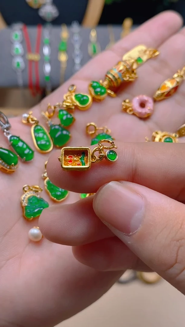 吊坠(不含链)银S925镶嵌翡翠扎吉拉母