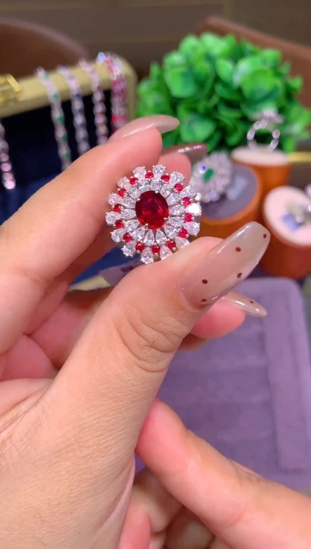 18K金镶嵌戒指红宝石2.06ct