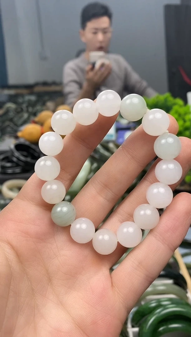 未镶嵌手镯透闪石质玉12mm