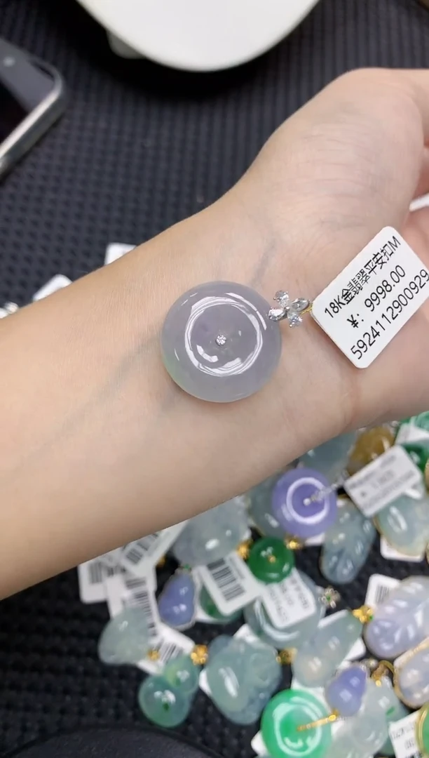 翡翠18K金镶嵌颈饰111111111