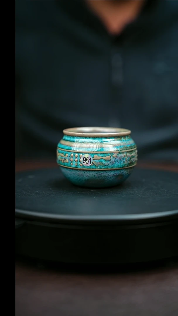 951#原矿钧瓷炉钧釉虎贲杯