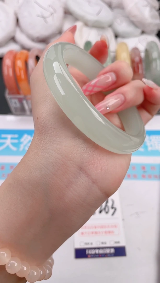 未镶嵌手镯石英质玉A174