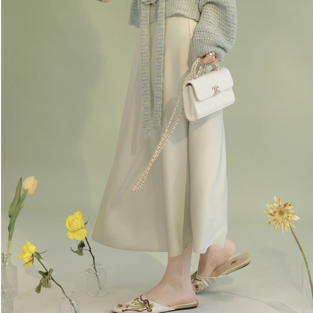 花栗鼠小姐 曼妙流光裙 丝滑垂感 波光粼粼的优雅灵动