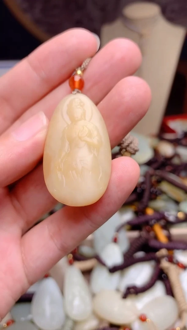 和田玉未镶嵌颈饰1