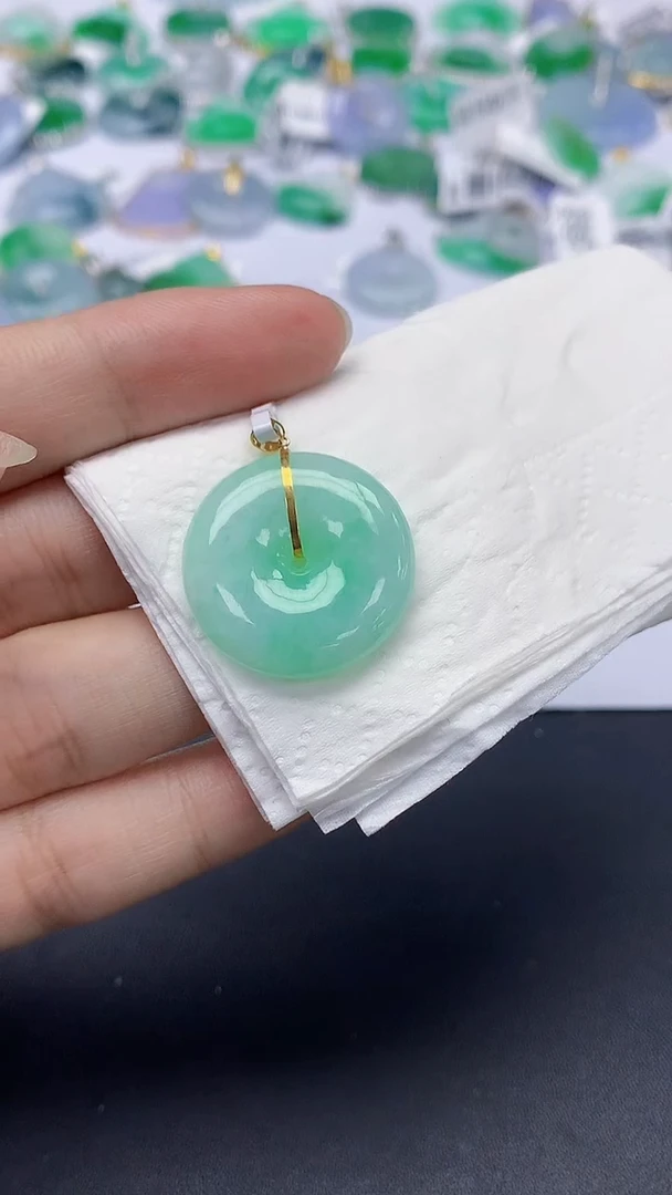翡翠18K金镶嵌颈饰天然缅甸a货翡翠