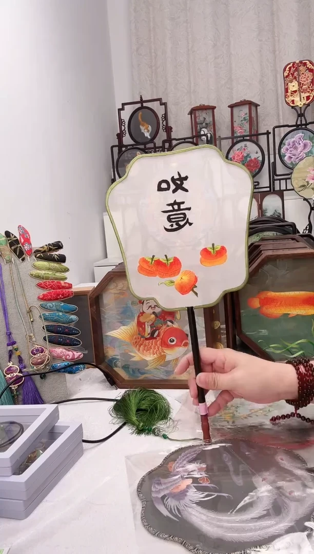 扇子苏绣作品手工团扇