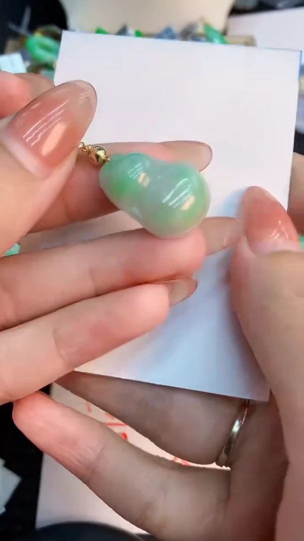 翡翠未镶嵌吊坠(不含链)1