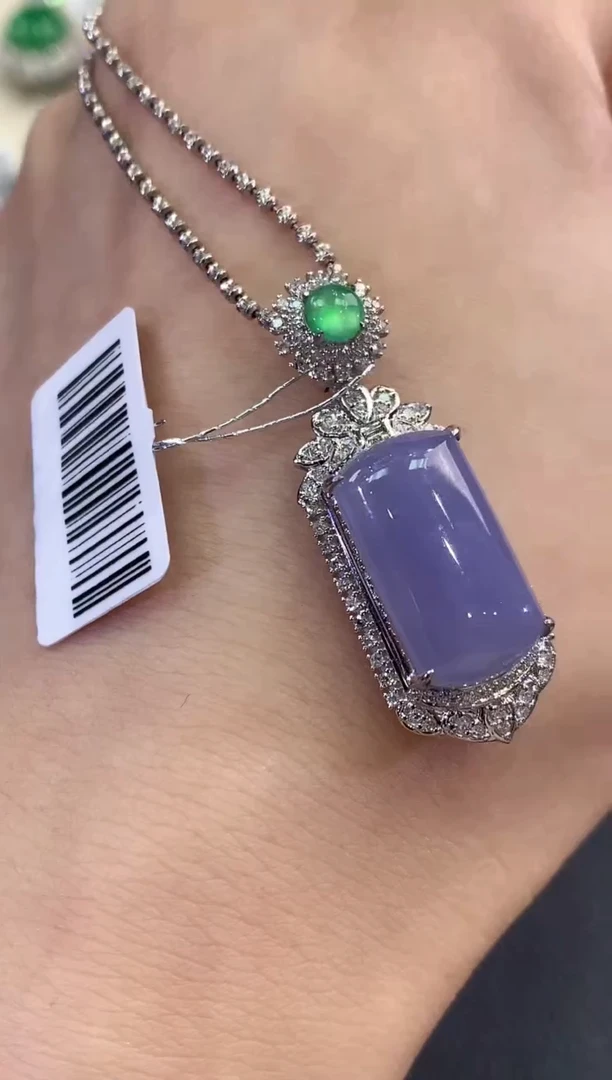 【闪购商品】翡翠吊坠(不含链)18K金镶嵌 C77有色差