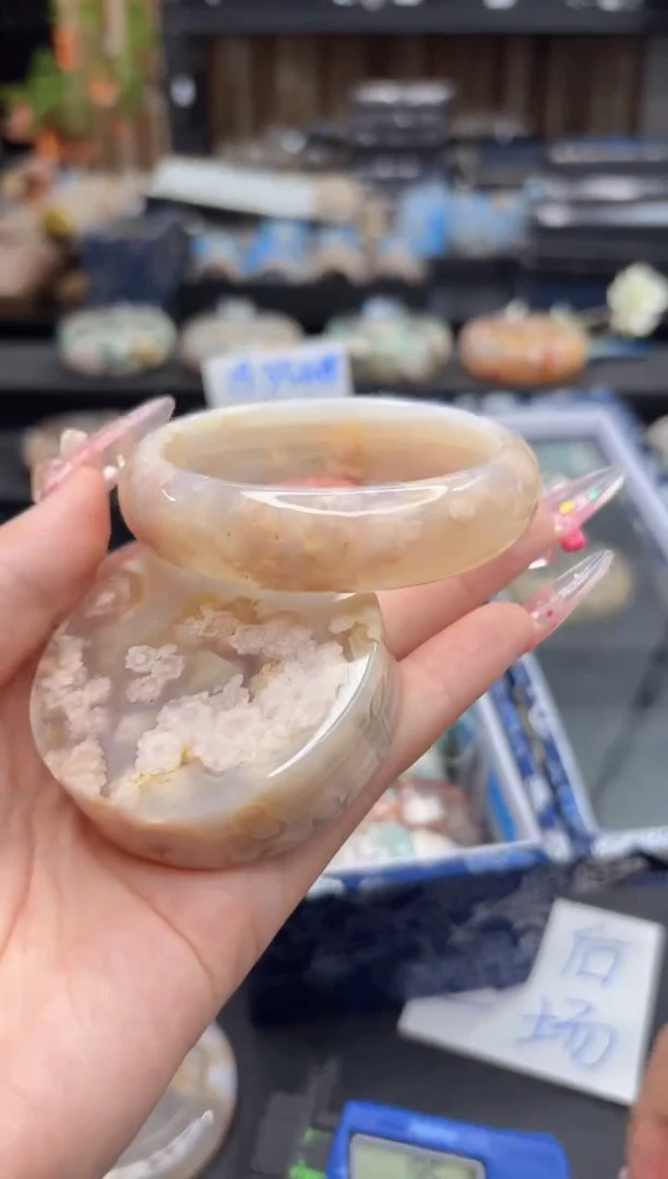 未镶嵌手镯石英质玉102(56圈赠送镯心)