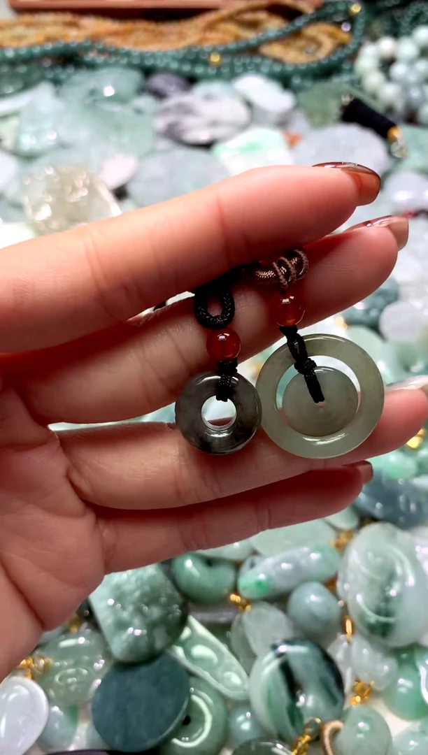 颈饰未镶嵌翡翠1