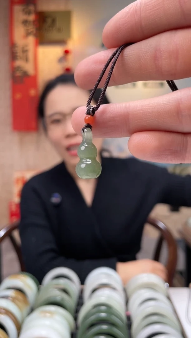 【闪购商品】和田玉颈饰未镶嵌葫芦挂件一件