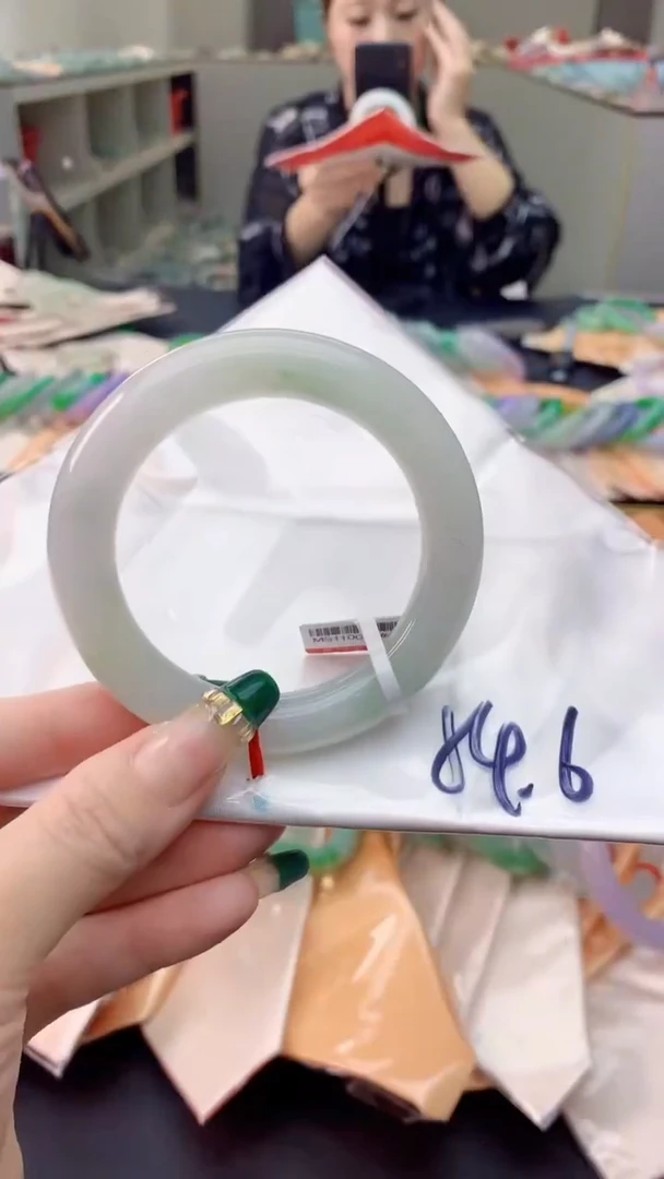 翡翠手镯未镶嵌0013374757