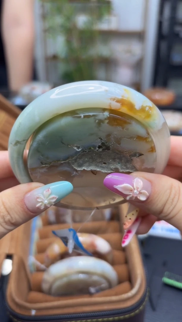 石英质玉手镯未镶嵌C807(66圈赠送镯心)