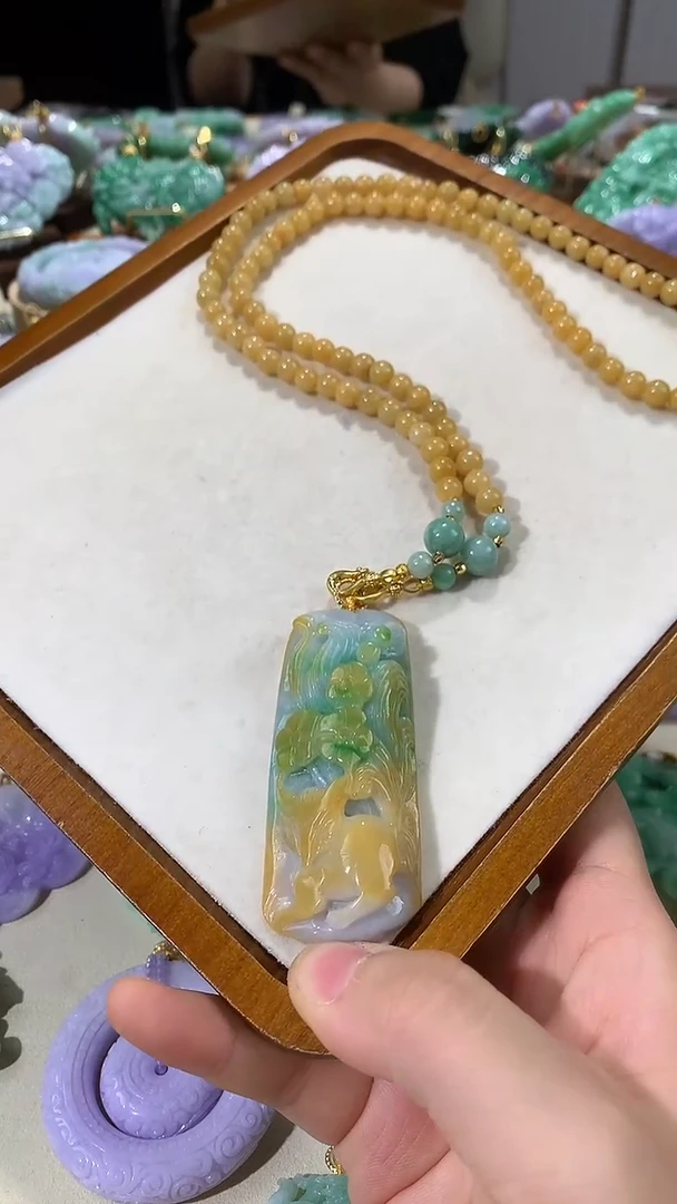 颈饰未镶嵌翡翠吊坠