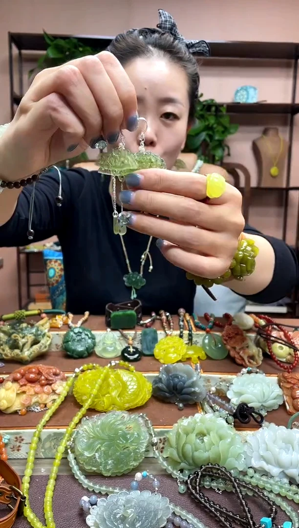 银S925镶嵌岫玉耳饰多样性发货发其中之一