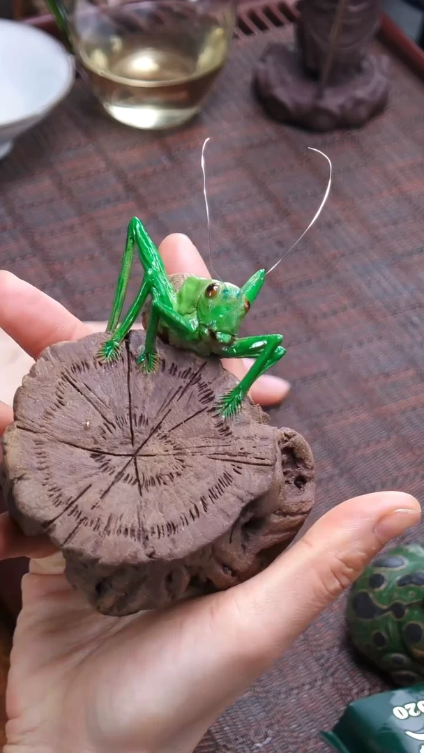 【闪购商品】紫砂茶宠刘祖铭《蝈蝈》