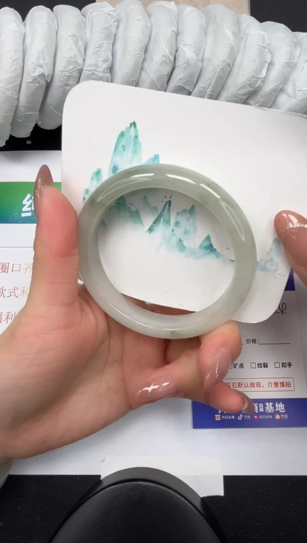 【闪购商品】石英质玉手镯未镶嵌77-58.4