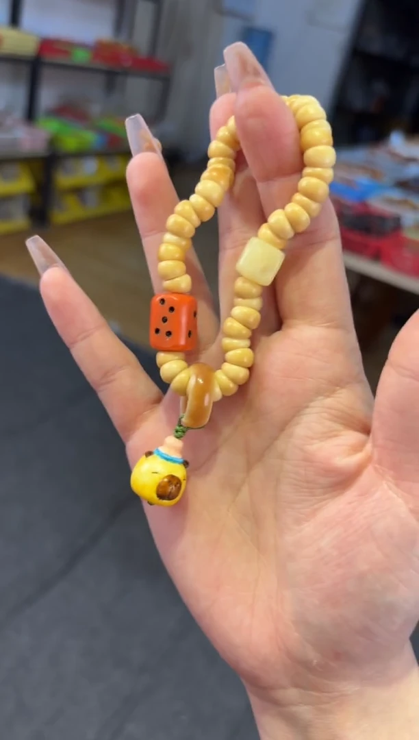 【闪购商品】菩提根/象牙果吊坠8mm龙脊大肠卡皮巴拉