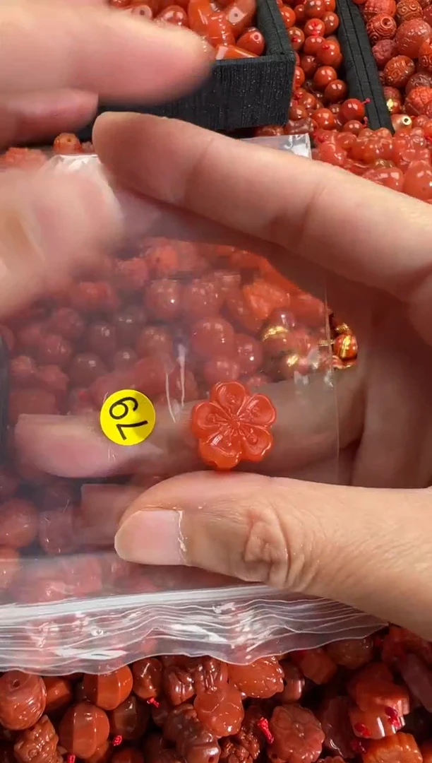 【闪购商品】南红玛瑙颈饰未镶嵌1