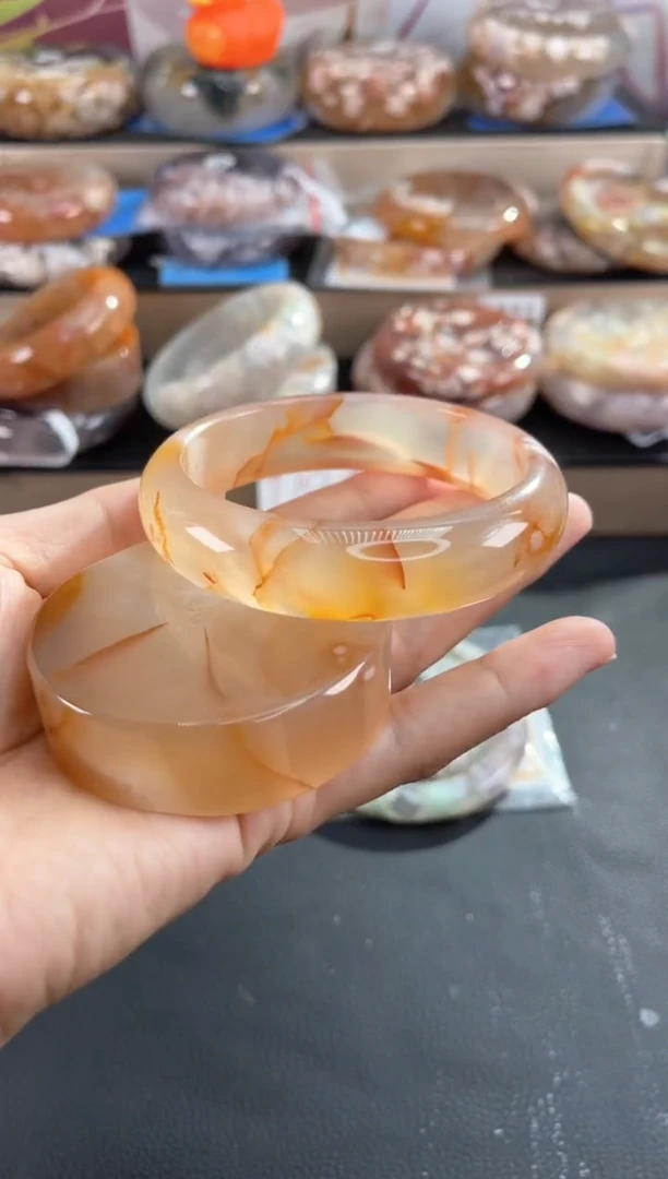 未镶嵌手镯石英质玉60