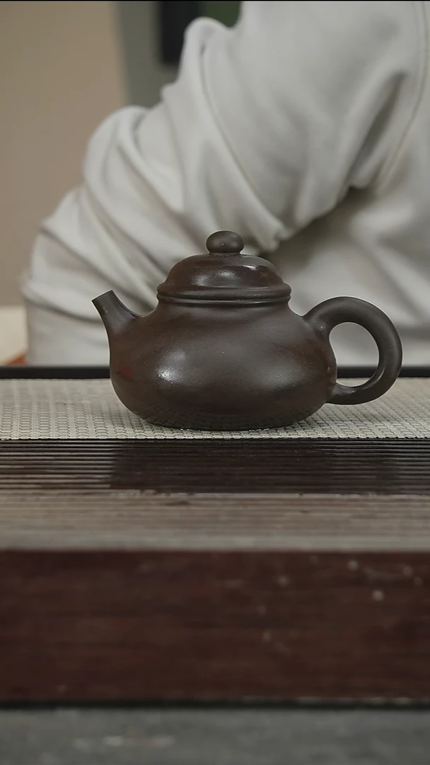 茶壶紫砂高工，带证300CC40号